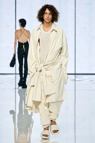 Look 22